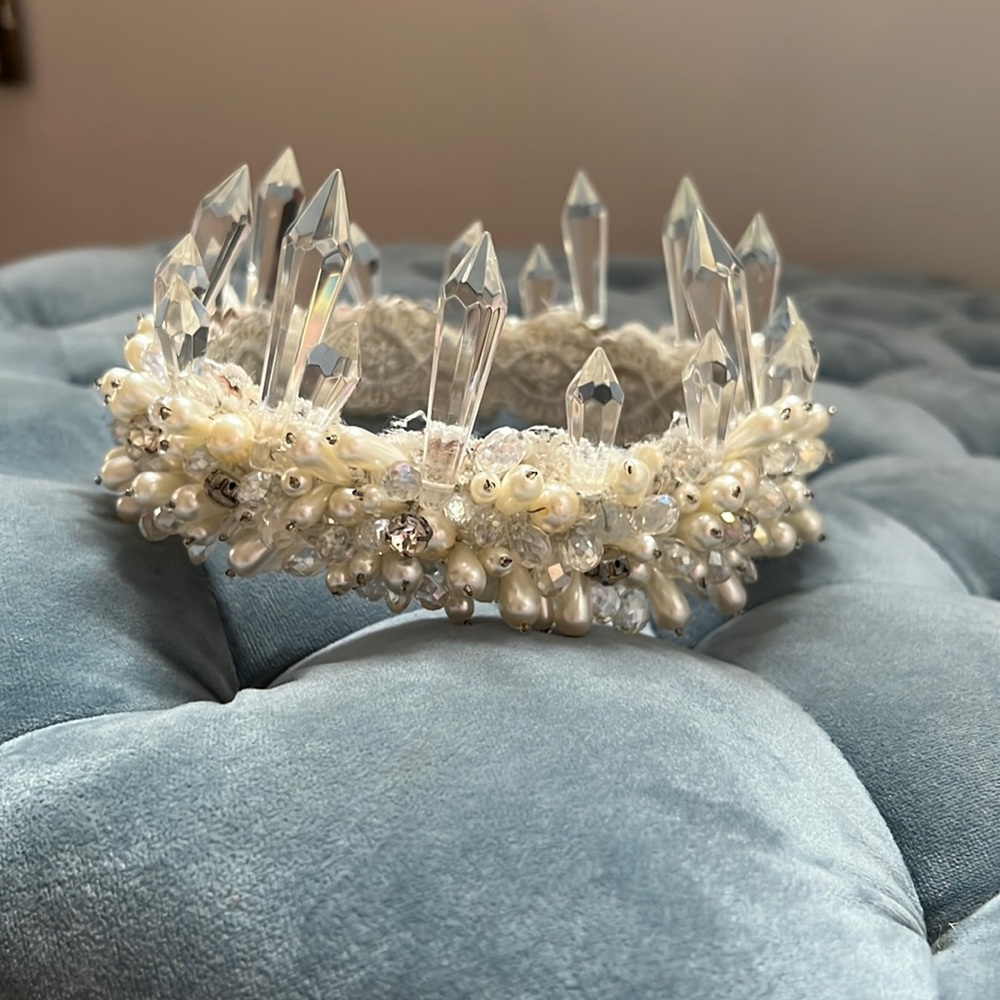 Crown / Princess/ Bride / Pearls and crystal crown 👑Brand New - Picture 7 of 15